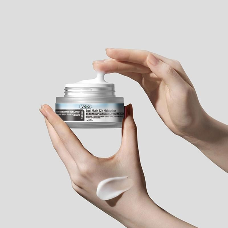 【VGO Snail Mucin 92% Moisturizer and Vitamin C Facial Serum Essence30Ml /60Ml】Reduces Facial Fine Lines Hydration and Nourishment for Radiant Skin Hydrating Skin Care Set Moisturizing Cream Gentle Hyaluronic Comfort Resh Cream Philosophy Easily Absorbed